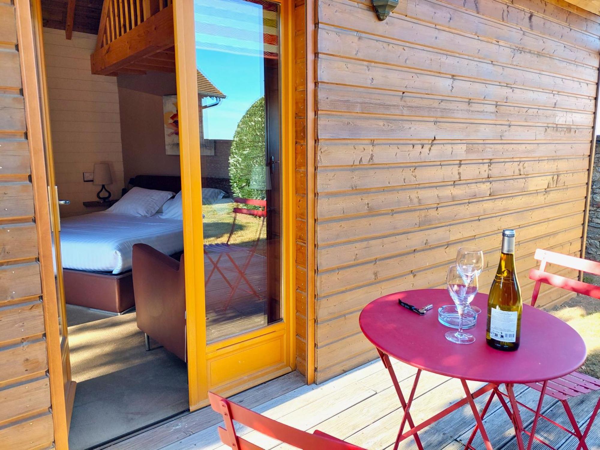 Domaine De La Haie Des Granges Ménilles Екстериор снимка